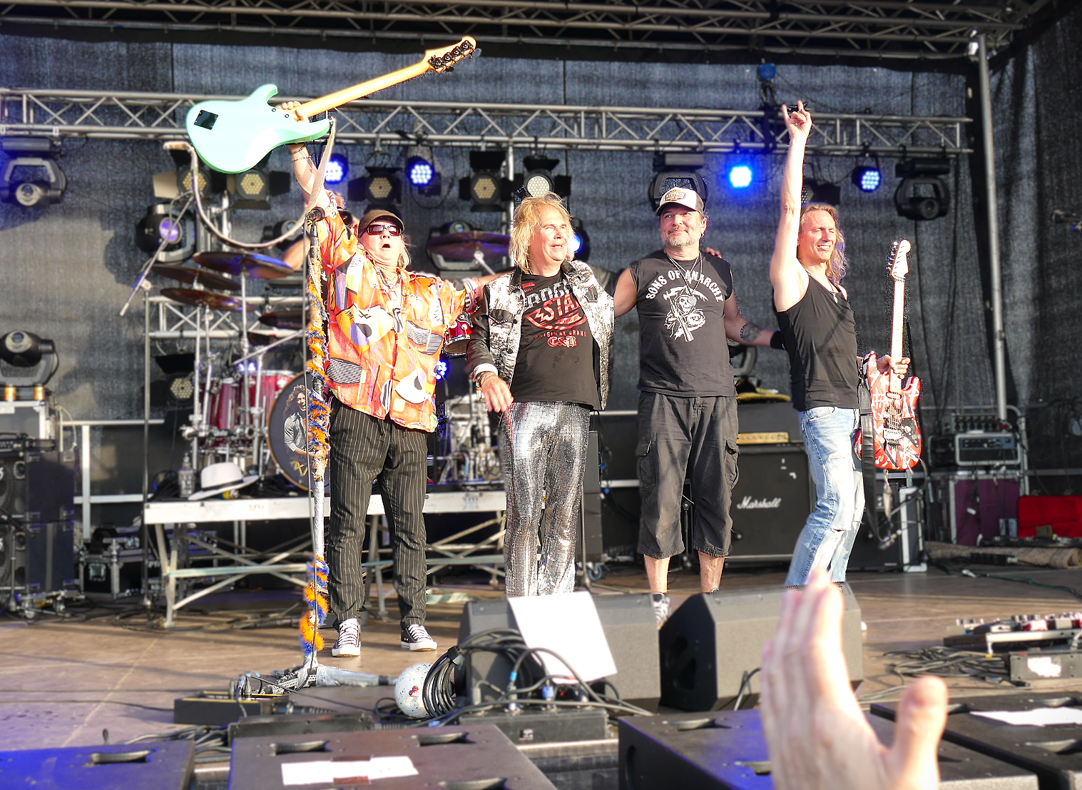 Fan Halen bijeen voor het laatst, Heroes of Rock & Blues Tribute Festival, Tiel, 11 mei 2024 - Foto credit Geert Veldik van Heuckelum